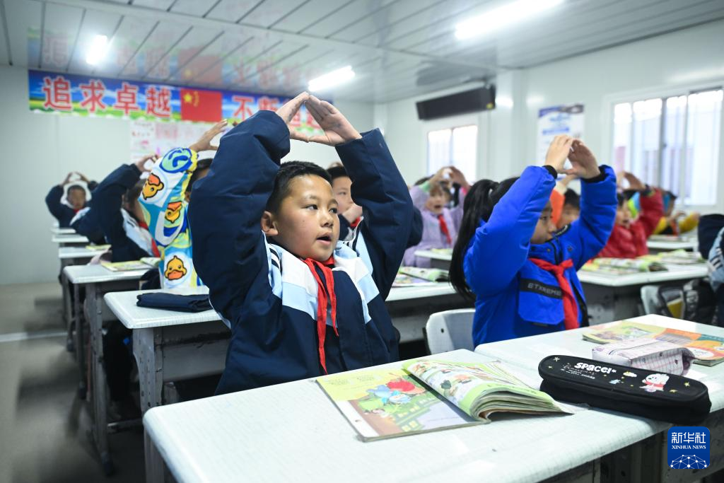 积石山6.2级地震丨青海震区所有中小学校全面实现线下教育教学