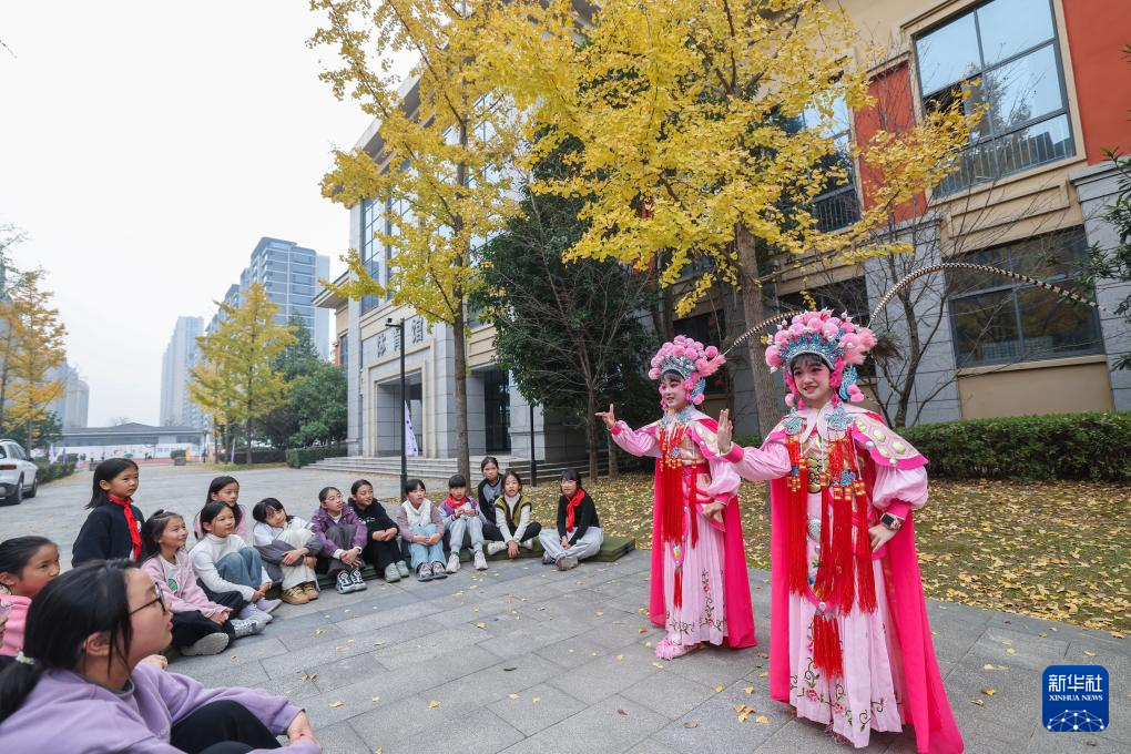 浙江诸暨：传统戏剧进校园