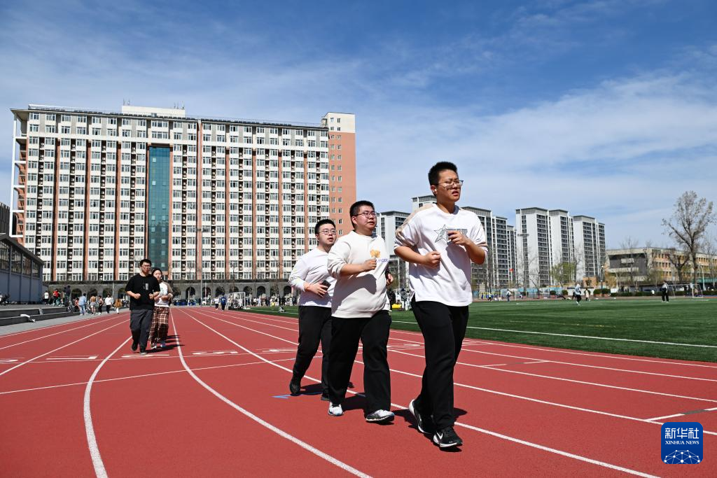 一所大学的“体重管理术”