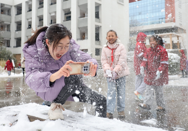 湖北十堰：乐享雪趣
